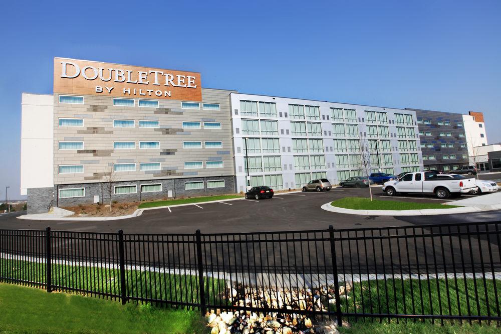 Doubletree By Hilton Omaha Southwest, Ne Ξενοδοχείο Εξωτερικό φωτογραφία